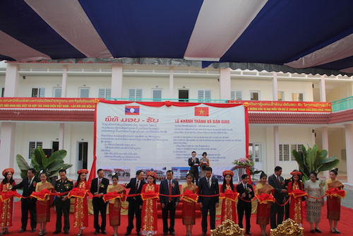 Các dự án viện trợ của Việt Nam giúp Lào phát triển kinh tế-xã hội